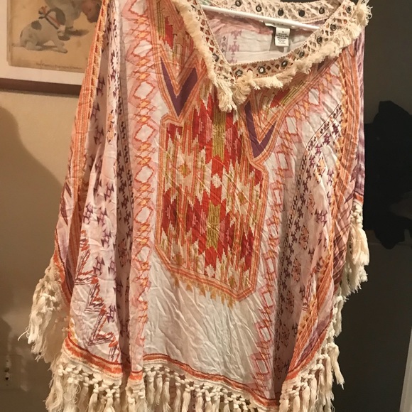 Poncho fringe boho chic top - Picture 2 of 6